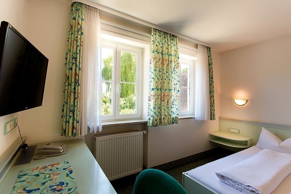 Hotel Am Markt Greding Bagian luar foto