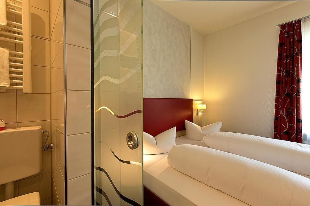 Hotel Am Markt Greding Bagian luar foto